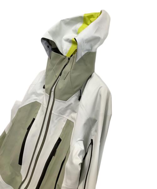 DESCENTE（デサント）DESCENTE (デサント) シェルジャケット/スキーウェア ベージュ×グレー サイズ:M 未使用品の古着・服飾アイテム