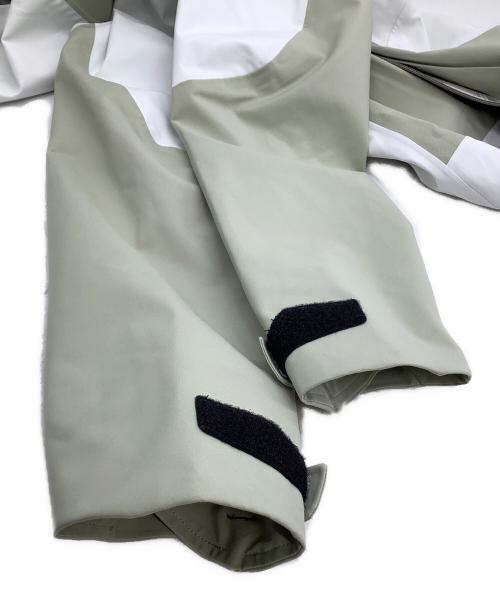 DESCENTE（デサント）DESCENTE (デサント) シェルジャケット/スキーウェア ベージュ×グレー サイズ:M 未使用品の古着・服飾アイテム