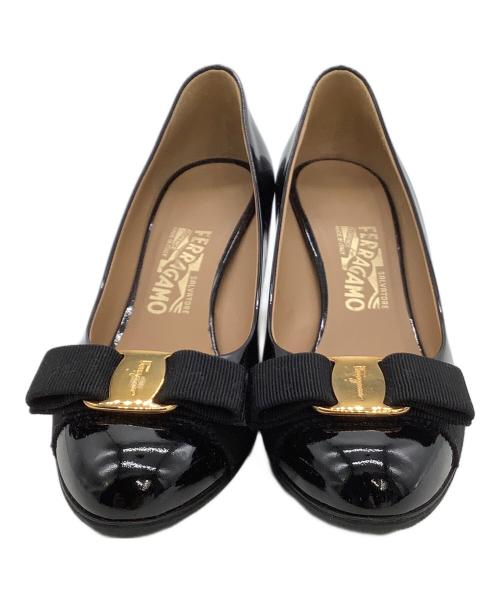Salvatore Ferragamo（サルヴァトーレ フェラガモ）Salvatore Ferragamo (サルヴァトーレ フェラガモ) ヒールパンプス ヴァラリボン ブラック サイズ:6の古着・服飾アイテム