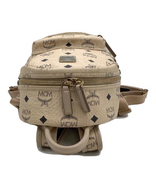 MCM（エムシーエム）MCM (エムシーエム) リュック サイドスタッズバックパック ベージュの古着・服飾アイテム