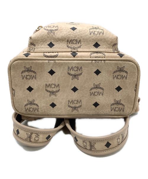 MCM（エムシーエム）MCM (エムシーエム) リュック サイドスタッズバックパック ベージュの古着・服飾アイテム
