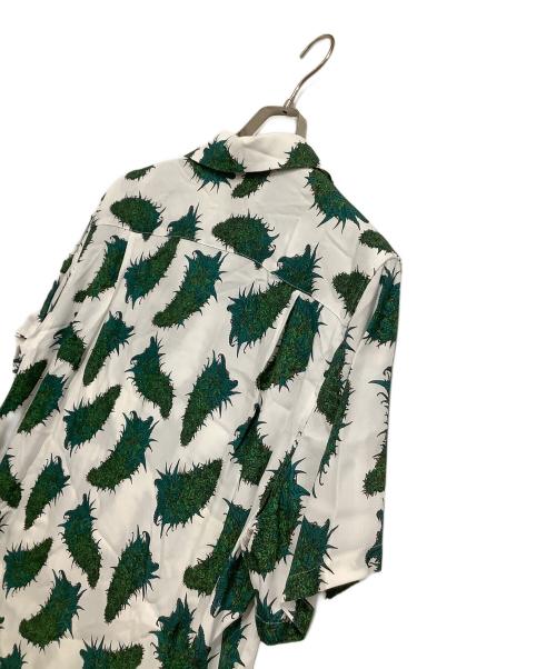 NEAT ALOHA（ニートアロハ）NEAT ALOHA (ニートアロハ) 開襟シャツ 総柄 ホワイト×グリーン サイズ:Mの古着・服飾アイテム