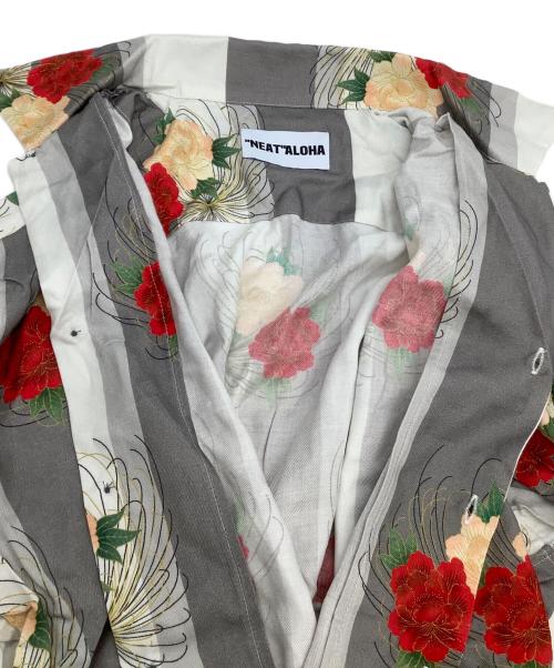 NEAT ALOHA（ニートアロハ）NEAT ALOHA (ニートアロハ) 長袖開襟シャツ グレー×ホワイト サイズ:Mの古着・服飾アイテム