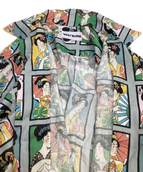 NEAT ALOHA（ニートアロハ）NEAT ALOHA (ニートアロハ) 長袖開襟シャツ 絵札/アロハガール グレー サイズ:Mの古着・服飾アイテム