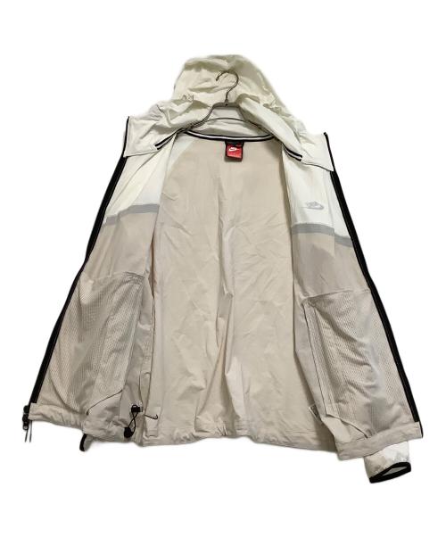 NIKE（ナイキ）NIKE (ナイキ) ナイキ テック ウィンドランナー ベージュ×ホワイト サイズ:Lの古着・服飾アイテム