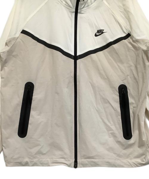 NIKE（ナイキ）NIKE (ナイキ) ナイキ テック ウィンドランナー ベージュ×ホワイト サイズ:Lの古着・服飾アイテム