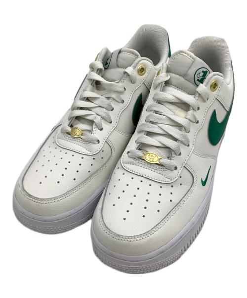 NIKE（ナイキ）NIKE (ナイキ) ローカットスニーカー Air Force 1 Low 40th Anniversary ホワイト×グリーン サイズ:26の古着・服飾アイテム