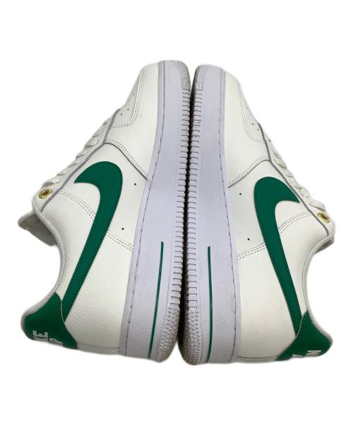 NIKE（ナイキ）NIKE (ナイキ) ローカットスニーカー Air Force 1 Low 40th Anniversary ホワイト×グリーン サイズ:26の古着・服飾アイテム