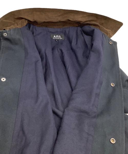 A.P.C.（アーペーセー）A.P.C. (アーペーセー) コーチジャケット ネイビー×ブラウン サイズ:Mの古着・服飾アイテム