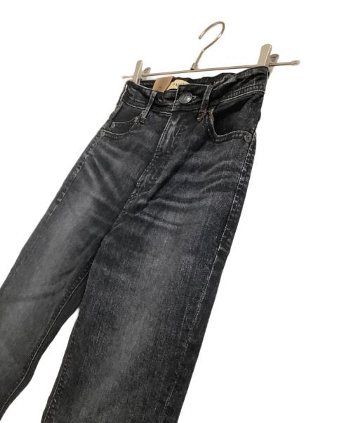 YANUK（ヤヌーク）YANUK (ヤヌーク) ブラックデニム RUTH ハイウエスト スリムテーパード サイズ:21 未使用品の古着・服飾アイテム