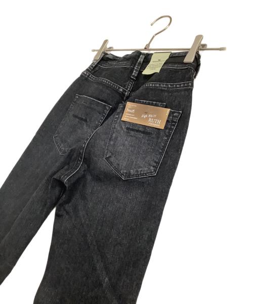YANUK（ヤヌーク）YANUK (ヤヌーク) ブラックデニム RUTH ハイウエスト スリムテーパード サイズ:21 未使用品の古着・服飾アイテム