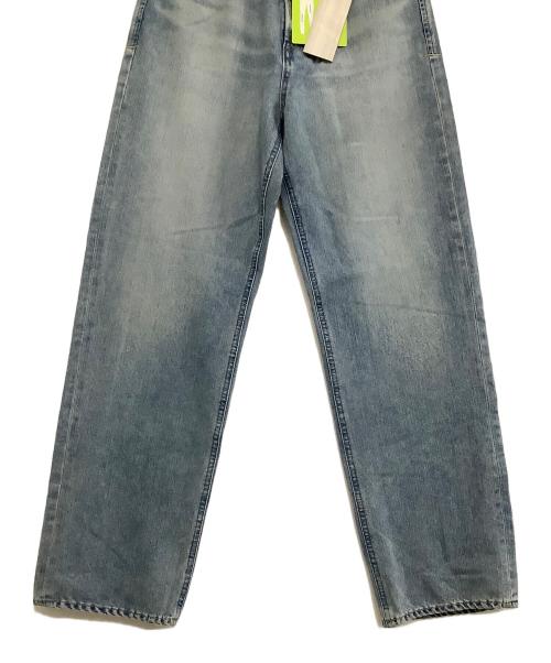 YANUK（ヤヌーク）YANUK (ヤヌーク) デニムパンツ　LEA　ボーイズストレートデニム ブルー サイズ:27 未使用品の古着・服飾アイテム