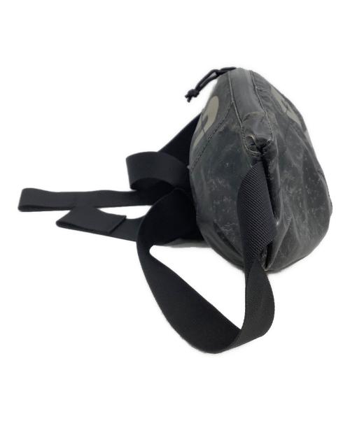 SUPREME（シュプリーム）SUPREME (シュプリーム) ウエストバッグ Waterproof Reflective Speckled Waist Bag グレーの古着・服飾アイテム