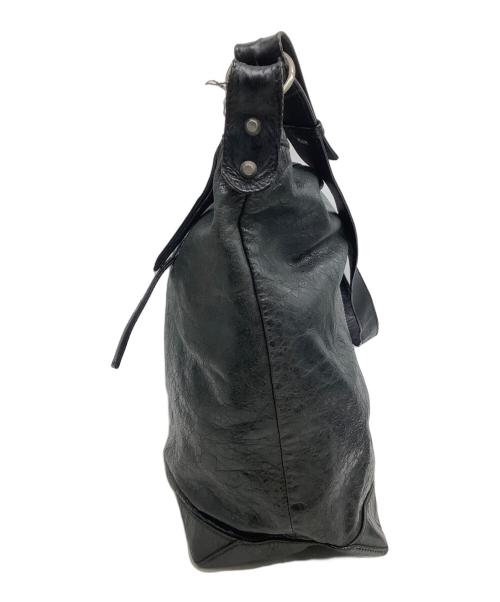 BALENCIAGA（バレンシアガ）BALENCIAGA (バレンシアガ) クーリエレザーショルダーバッグ ブラックの古着・服飾アイテム