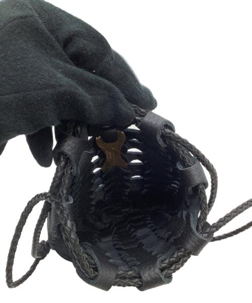 il micio（イル ミーチョ）il micio (イル ミーチョ) ドローストリングポーチ ブラックの古着・服飾アイテム