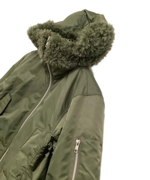 Mila Owen（ミラオーウェン）Mila Owen (ミラオーウェン) ブルゾン　ボンバーコンパクトジャケット グリーンの古着・服飾アイテム