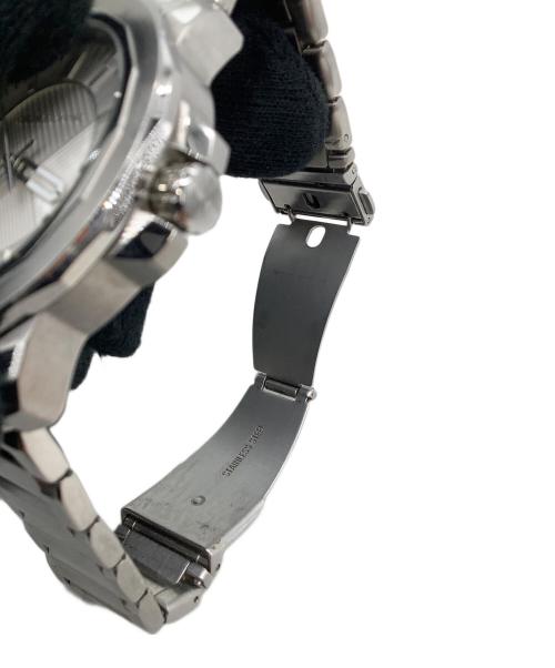 ARMANI EXCHANGE（アルマーニ エクスチェンジ）ARMANI EXCHANGE (アルマーニ エクスチェンジ) 腕時計　クォーツ シルバーの古着・服飾アイテム