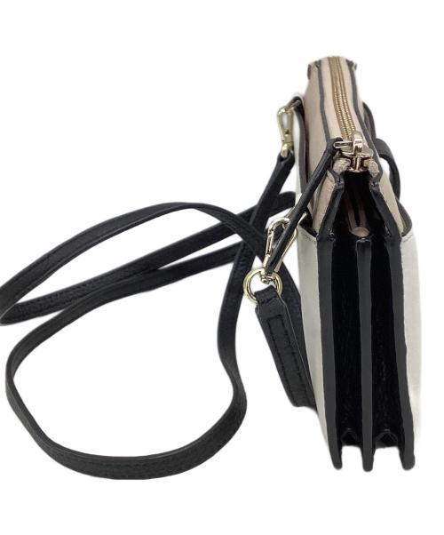 Kate Spade（ケイトスペード）Kate Spade (ケイトスペード) ショルダーウォレット ホワイト×ブラックの古着・服飾アイテム