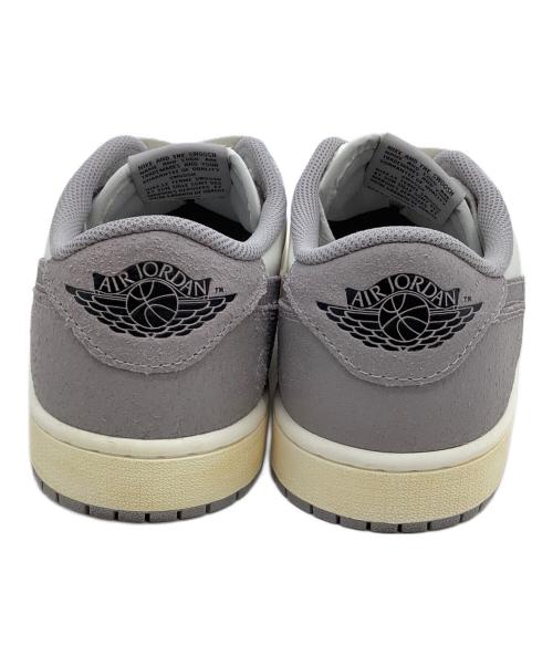 NIKE（ナイキ）NIKE (ナイキ) ローカットスニーカー Air Jordan 1 Retro Low OG ホワイト×グレー サイズ:27の古着・服飾アイテム