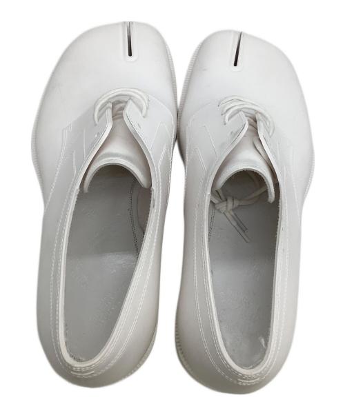 Maison Margiela（メゾンマルジェラ）Maison Margiela (メゾンマルジェラ) Tabiレースアップシューズ ホワイト サイズ:40の古着・服飾アイテム