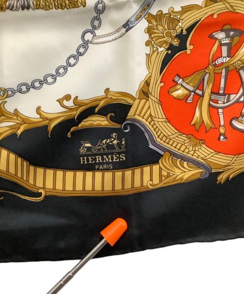 HERMES（エルメス）HERMES (エルメス) シルクスカーフ カレ90 ブラック×レッドの古着・服飾アイテム