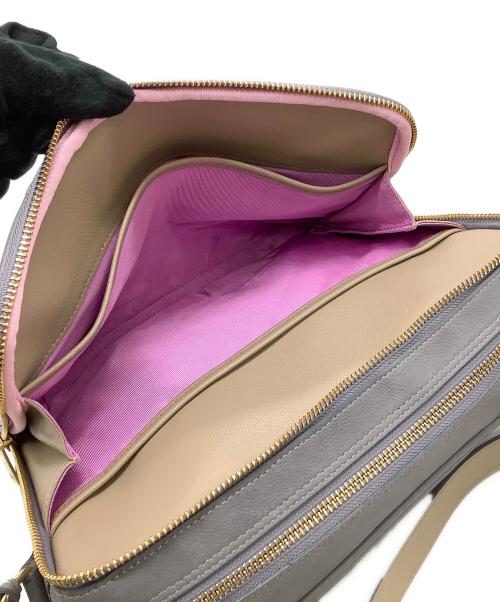 A.D.M.J.（エーディーエムジェイ）A.D.M.J. (エーディーエムジェイ) ショルダーバッグ グレー×ゴールドの古着・服飾アイテム