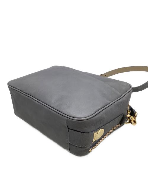 A.D.M.J.（エーディーエムジェイ）A.D.M.J. (エーディーエムジェイ) ショルダーバッグ グレー×ゴールドの古着・服飾アイテム