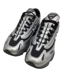 NEW BALANCE（ニューバランス）の古着「ローカットスニーカー」｜シルバー×ブラック