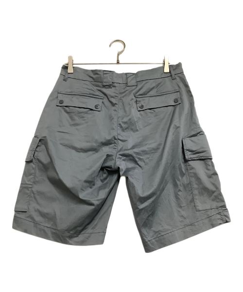 C.P COMPANY（シーピーカンパニー）C.P COMPANY (シーピーカンパニー) ハーフパンツ　THE METRO POLIS SERIES　24SS グレー サイズ:48の古着・服飾アイテム