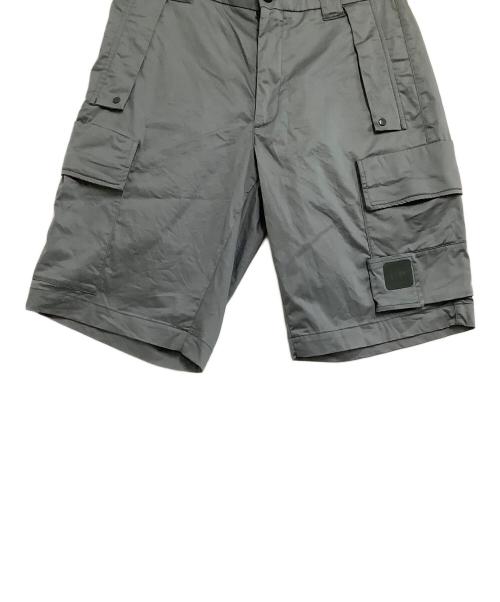 C.P COMPANY（シーピーカンパニー）C.P COMPANY (シーピーカンパニー) ハーフパンツ　THE METRO POLIS SERIES　24SS グレー サイズ:48の古着・服飾アイテム
