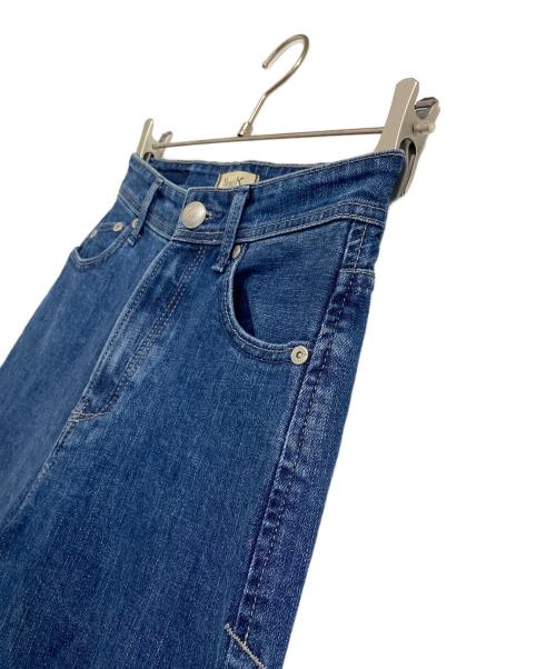 YANUK（ヤヌーク）YANUK (ヤヌーク) ワイドフレアデニムパンツ インディゴ サイズ:24の古着・服飾アイテム