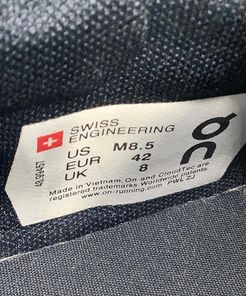 on（オン）on (オン) スニーカー ザ ロジャー アドバンテージ ホワイト×ネイビー サイズ:UK 8の古着・服飾アイテム