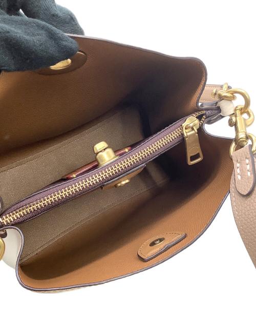 COACH（コーチ）COACH (コーチ) ウィロウ バケット バッグ ホワイト×ブラウンの古着・服飾アイテム