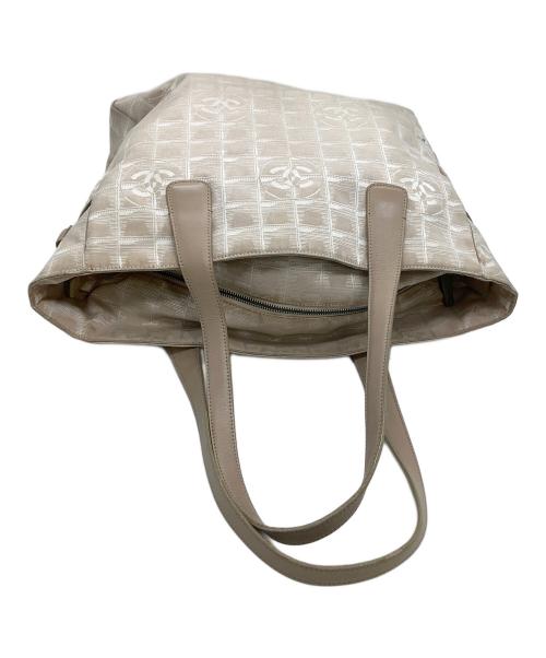 CHANEL（シャネル）CHANEL (シャネル) トートバッグ ニュートラベルライン ベージュの古着・服飾アイテム