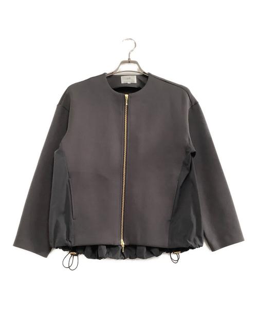 23区（ニジュウサンク）23区 (ニジュウサンク) ジップジャケット　コットンエアー ギャザー ライトアウタ グレー サイズ:38の古着・服飾アイテム