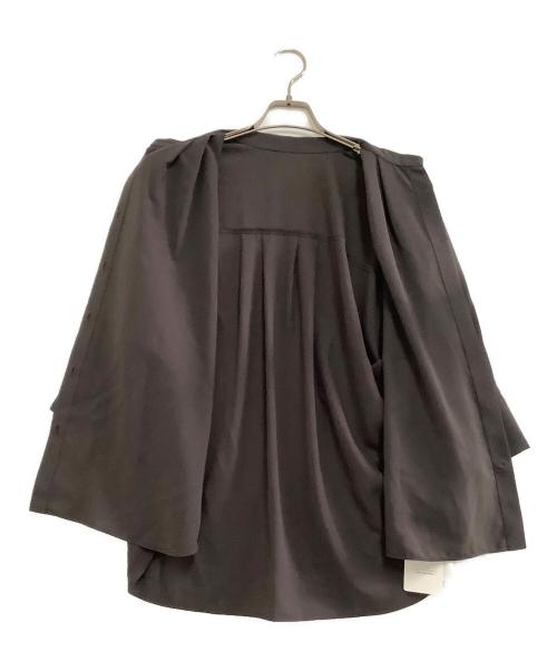 MOGA（モガ）MOGA (モガ) 長袖ブラウス　ソフトジョーゼットドルマンスリーブブラウス　25年モデル グレー サイズ:2 未使用品の古着・服飾アイテム