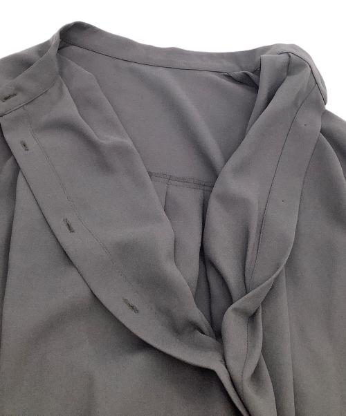 MOGA（モガ）MOGA (モガ) 長袖ブラウス　ソフトジョーゼットドルマンスリーブブラウス　25年モデル グレー サイズ:2 未使用品の古着・服飾アイテム