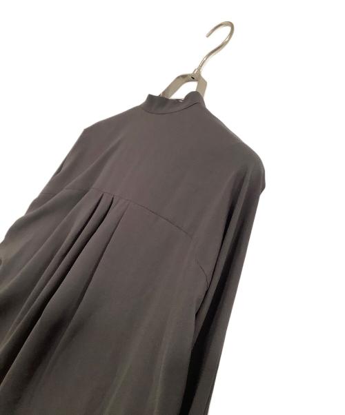 MOGA（モガ）MOGA (モガ) 長袖ブラウス　ソフトジョーゼットドルマンスリーブブラウス　25年モデル グレー サイズ:2 未使用品の古着・服飾アイテム