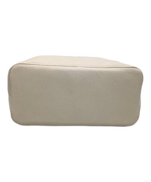 BOTTEGA VENETA（ボッテガベネタ）BOTTEGA VENETA (ボッテガベネタ) レザーショルダーバッグ アイボリーの古着・服飾アイテム