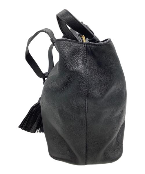 TORY BURCH（トリーバーチ）TORY BURCH (トリーバーチ) トートバッグ タッセル付 エンボスロゴ ブラックの古着・服飾アイテム