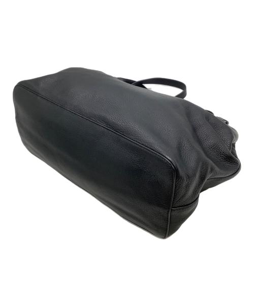 TORY BURCH（トリーバーチ）TORY BURCH (トリーバーチ) トートバッグ タッセル付 エンボスロゴ ブラックの古着・服飾アイテム