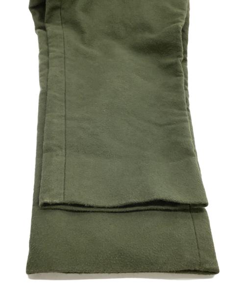COMOLI（コモリ）COMOLI (コモリ) パンツ　モールスキン バックストラップパンツ グリーン サイズ:2の古着・服飾アイテム