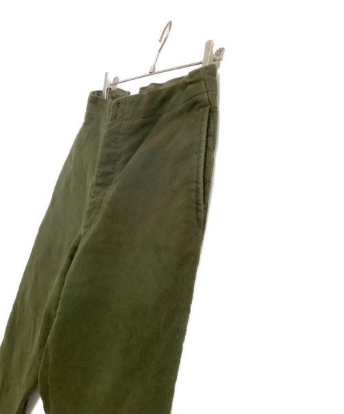 COMOLI（コモリ）COMOLI (コモリ) パンツ　モールスキン バックストラップパンツ グリーン サイズ:2の古着・服飾アイテム