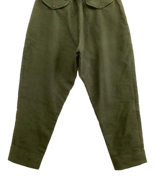 COMOLI（コモリ）COMOLI (コモリ) パンツ　モールスキン バックストラップパンツ グリーン サイズ:2の古着・服飾アイテム