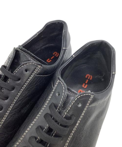 MIU MIU（ミュウミュウ）MIU MIU (ミュウミュウ) ローカットスニーカー ブラック サイズ:9の古着・服飾アイテム