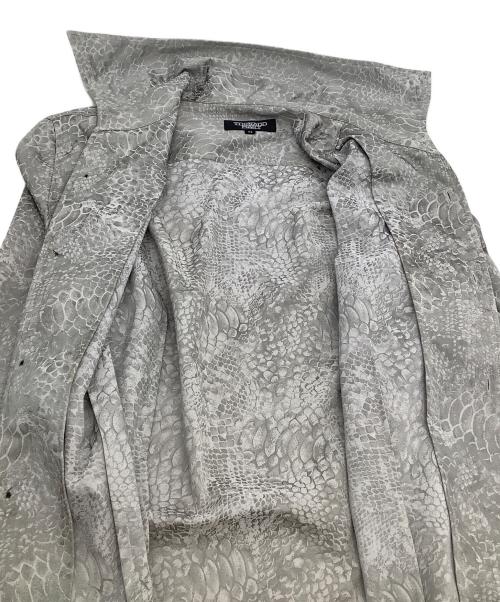 TORNADO MART（トルネードマート）TORNADO MART (トルネードマート) 長袖シャツ　パイソン柄 グレー サイズ:Mの古着・服飾アイテム