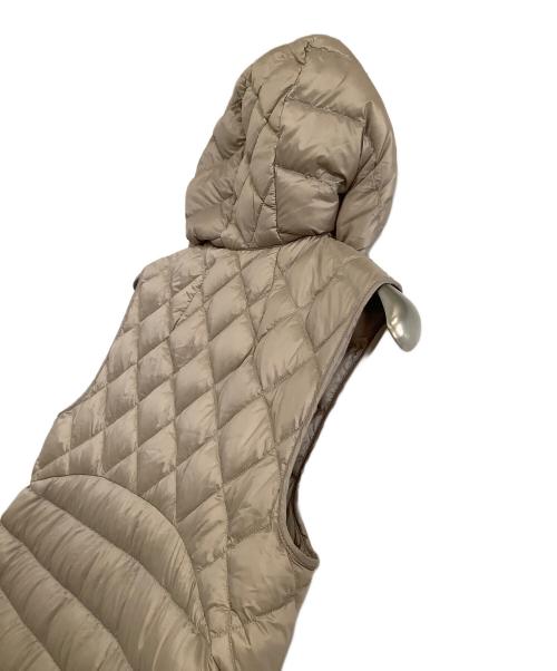 MaxMara（マックスマーラ）MaxMara (マックスマーラ) ノースリーブダウンコート ベージュ サイズ:38の古着・服飾アイテム