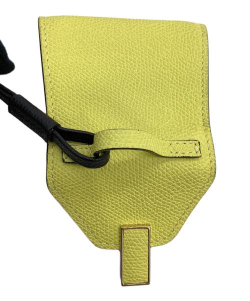 Valextra（ヴァレクストラ）Valextra (ヴァレクストラ) バック型ミニチャーム イエローの古着・服飾アイテム