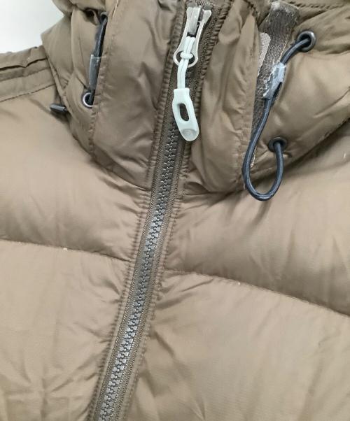 MOUNTAIN HARD WEAR（マウンテンハードウェア）MOUNTAIN HARD WEAR (マウンテンハードウェア) ダウンコート ブラウン サイズ:Sの古着・服飾アイテム