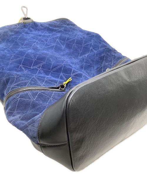 JIMMY CHOO（ジミーチュウ）JIMMY CHOO (ジミーチュウ) リュック FITZROY ネイビー×ブラックの古着・服飾アイテム